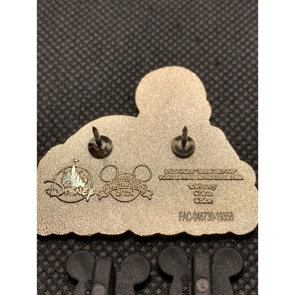 NEW authentic Winnie the Pooh Disney Store exclusive pin I'm so Busy 2020